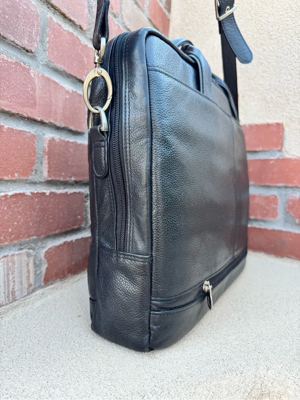 McKlein Bridgeport Black Leather Large 17” Laptop Briefcase